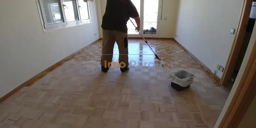 Barnices al agua para parquet.jpg Barnices al agua para parquet