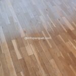 Manchas pequenas en el barniz