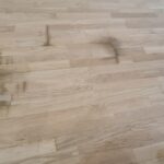 Tengo manchas en el parquet y no se van