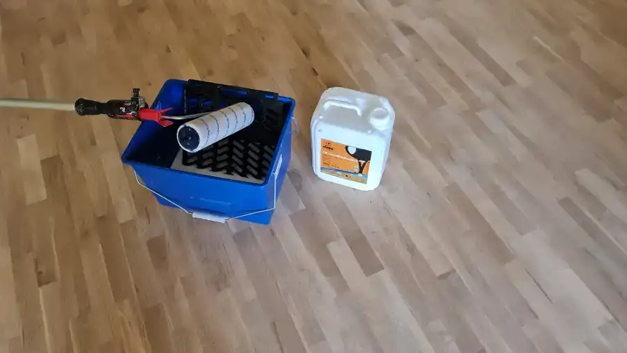 Barnizado de todo el suelo 1