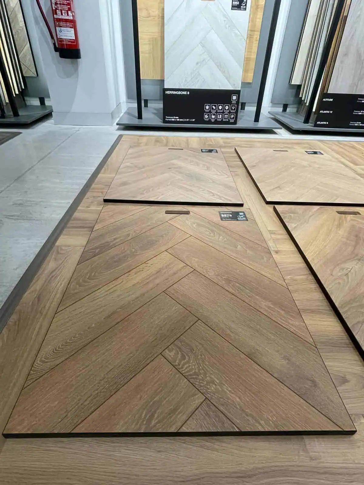 showroom kronospan barcelona5