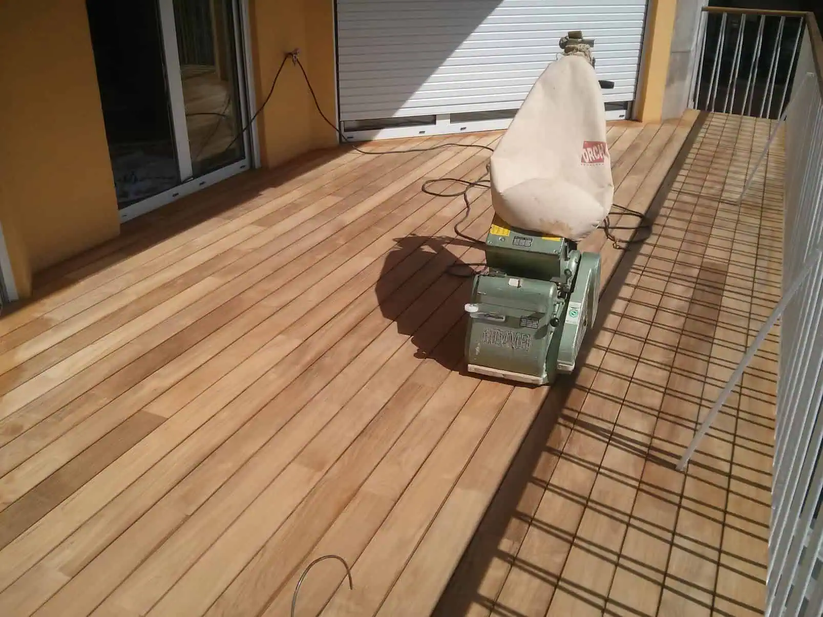 restaurar tarima exterior con pulidora 1