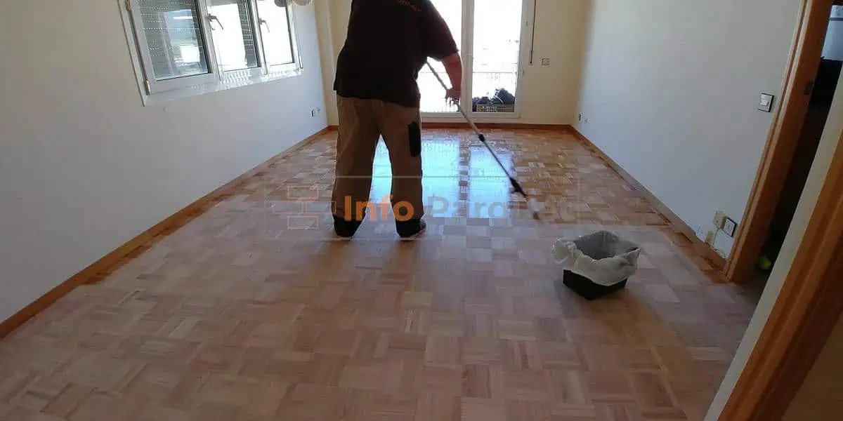 Aplicando barniz