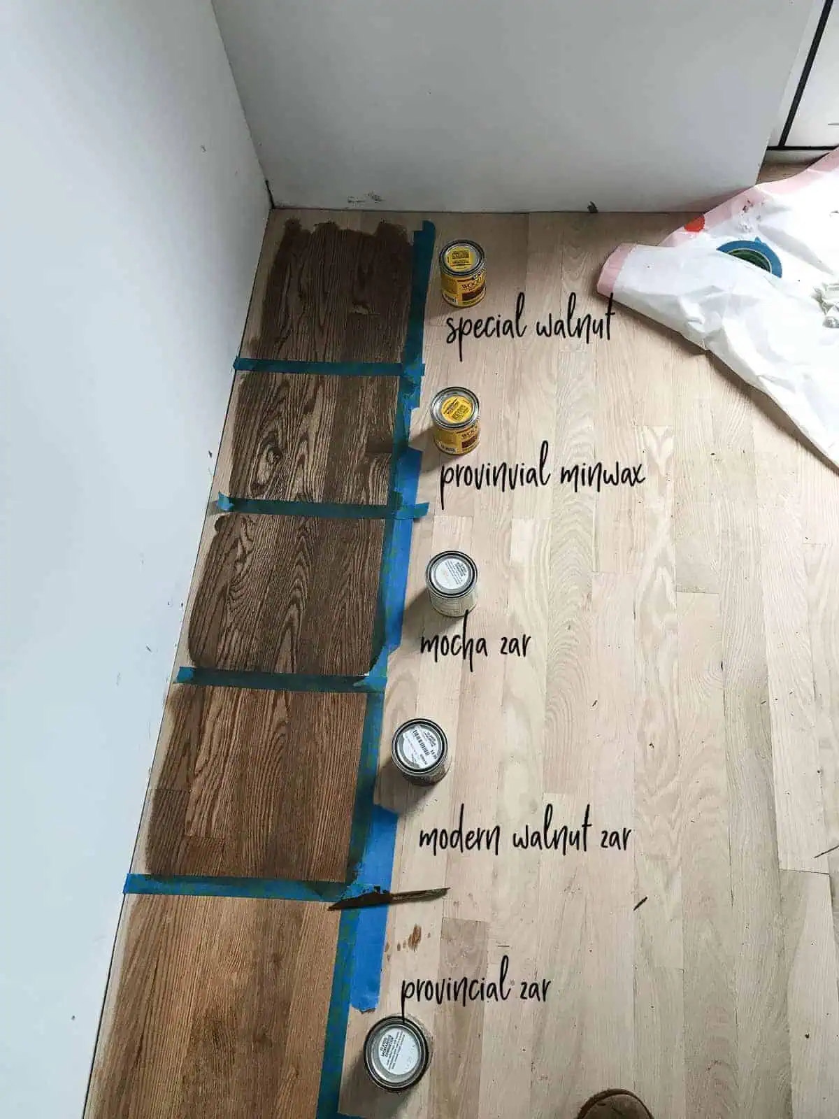 diferentes tonalidades de tintes para parquet
