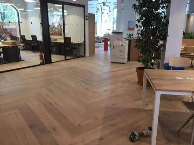 212B7559 0134 4165 8375 53332E78402B