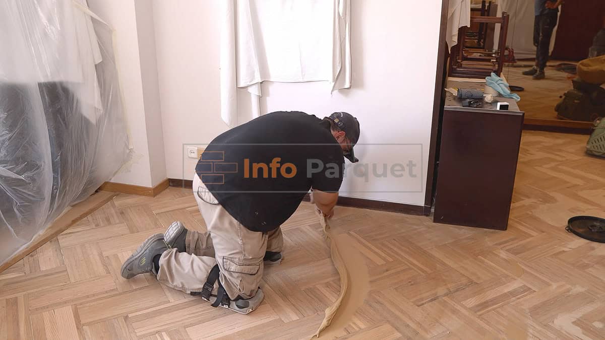 Masillando parquet