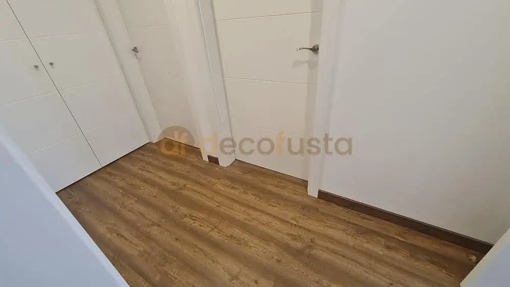 Rodapie igual que el suelo.jpg Rodapie igual que el suelo