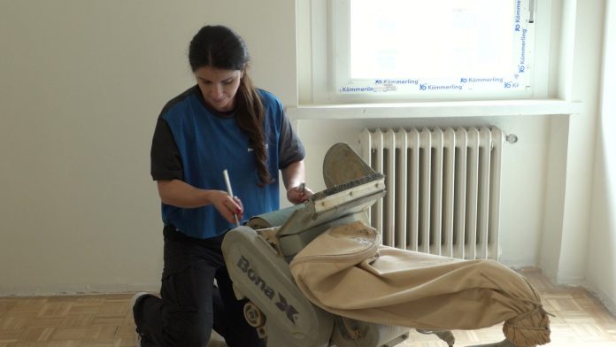 La mujer parquetista: historia, oficio y el ejemplo de Lidia Aldana