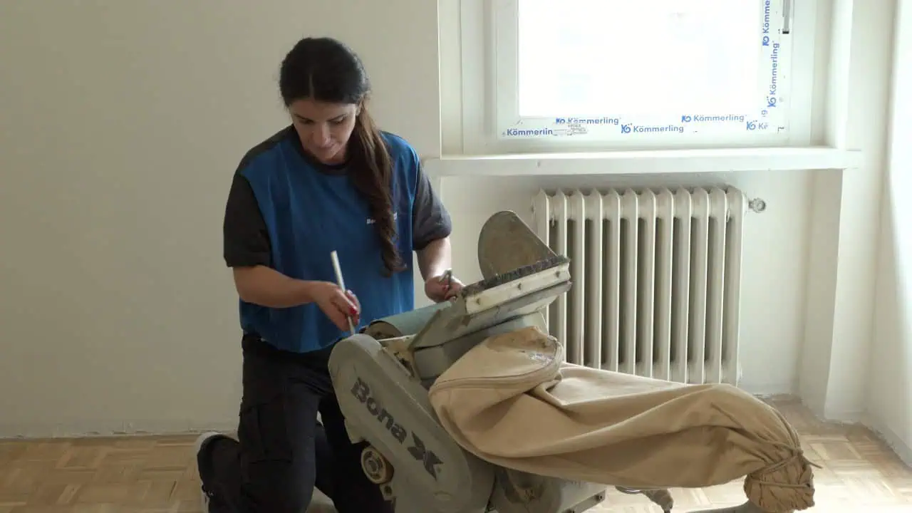 La mujer parquetista: historia, oficio y el ejemplo de Lidia Aldana