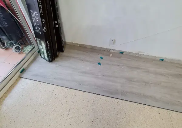Protocolo para la instalación de suelos vinílicos rígidos: guía práctica