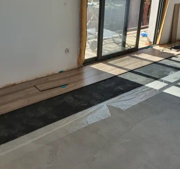 Cómo comprobar si una solera está preparada para instalar un suelo