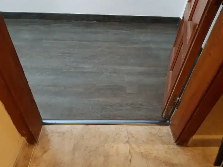 instalación de suelos vinílicos rígidos